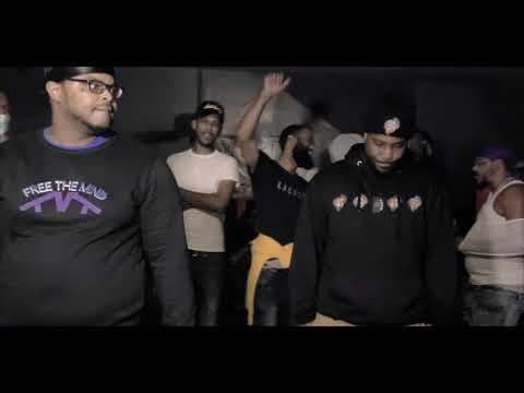 Domo Guapo vs Mr Lee2U